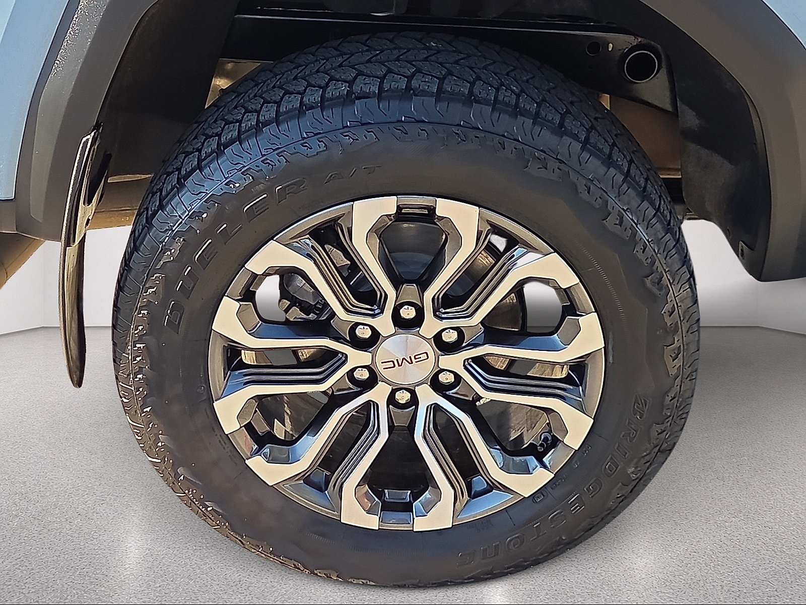 Used 2025 GMC Canyon Denali AWD/4WD image 7