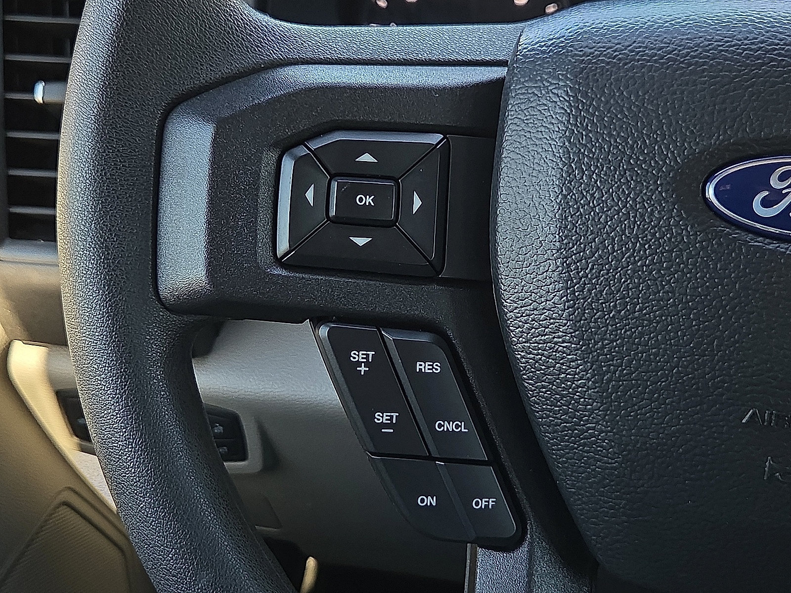 Certified 2022 Ford F250 XL w/ STX Appearance Package AWD/4WD image 18