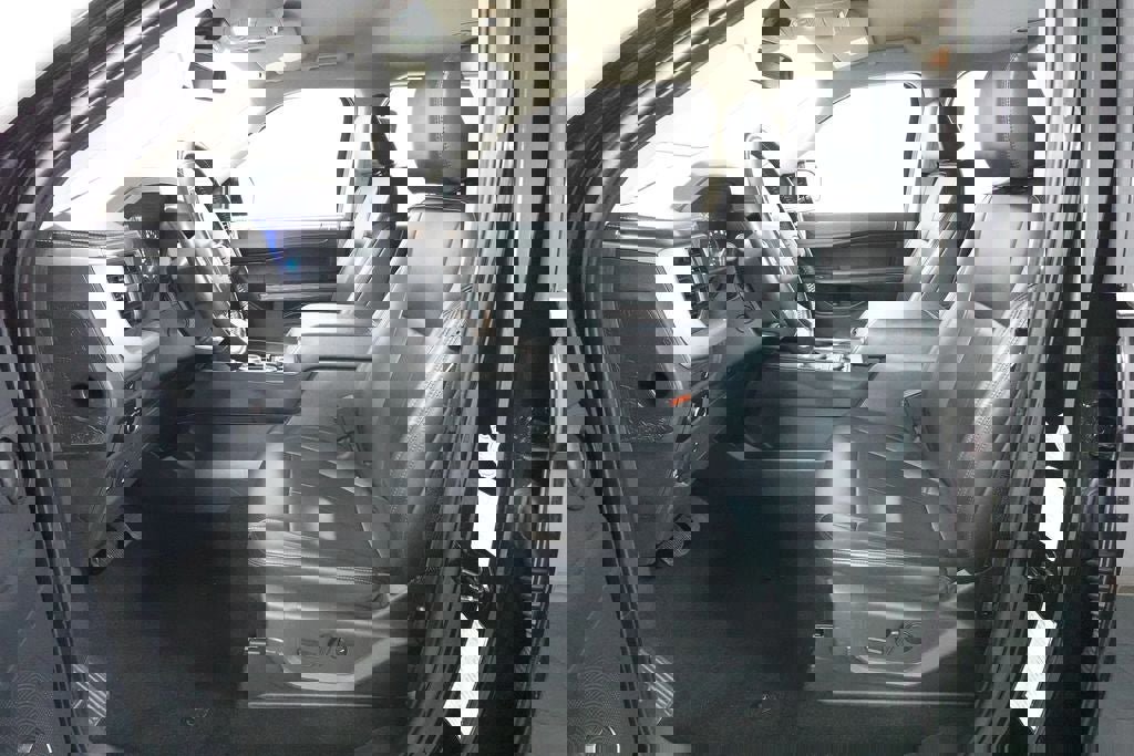 Certified 2024 Ford Expedition Max XLT image 24