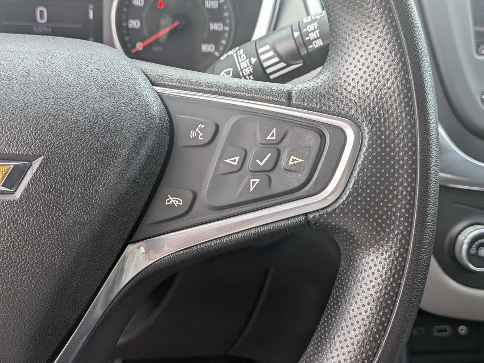 Used 2022 Chevrolet Equinox LS w/ LS Convenience Package FWD image 20