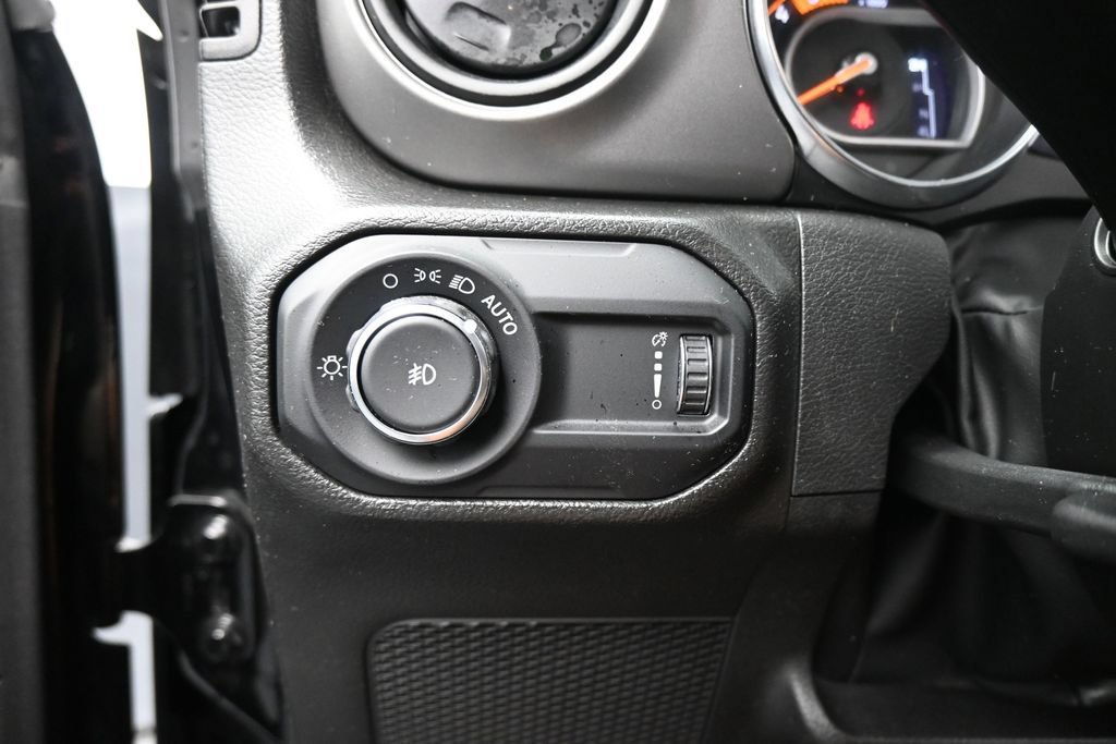 Used 2023 Jeep Wrangler Unlimited Sport AWD/4WD image 12
