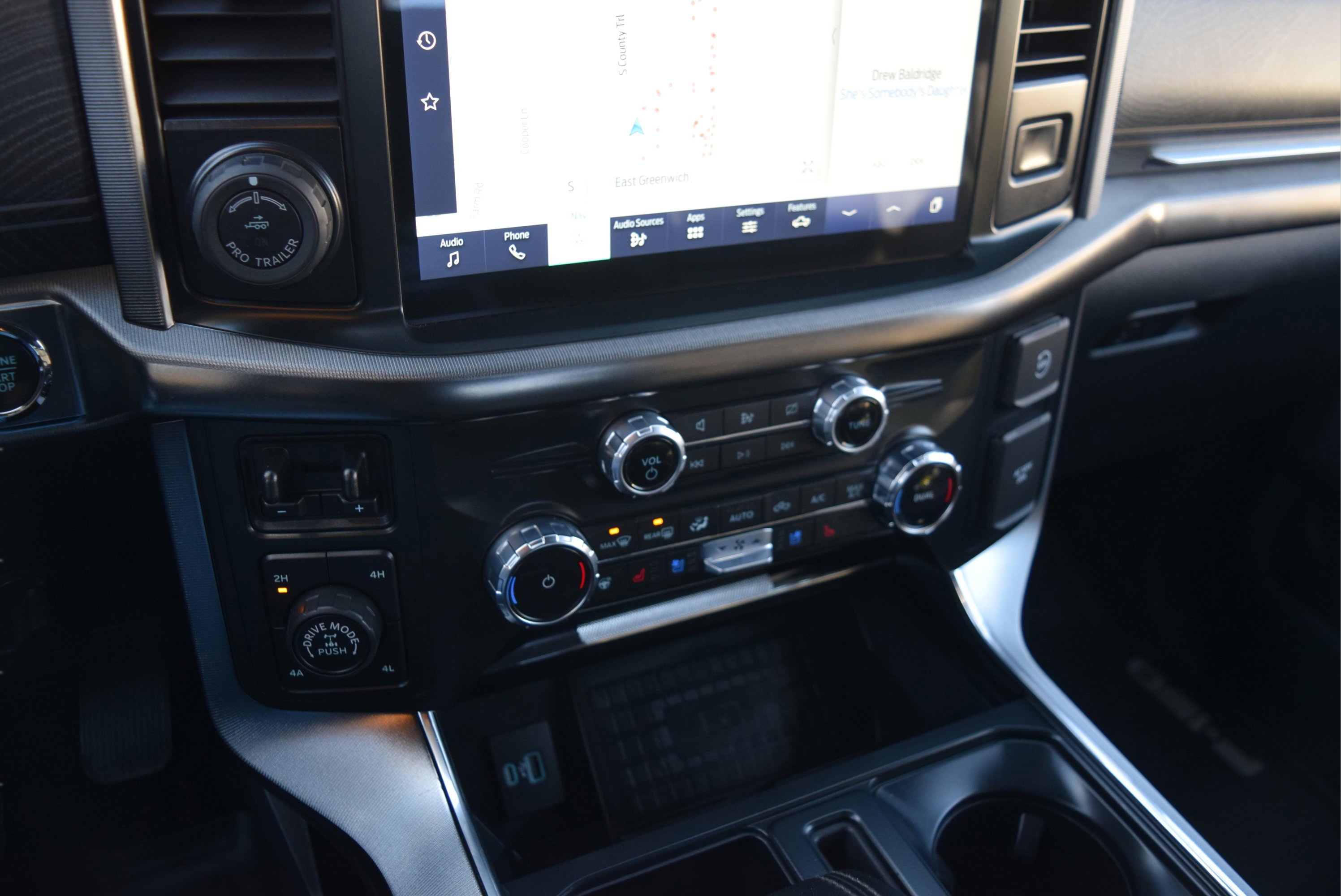 Certified 2022 Ford F150 Platinum w/ Equipment Group 701A High image 17