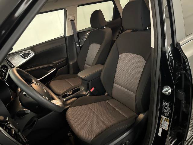 Used 2024 Kia Soul S FWD image 17