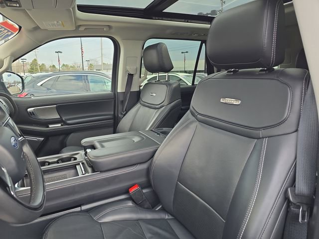 Certified 2025 Ford Expedition Platinum image 17