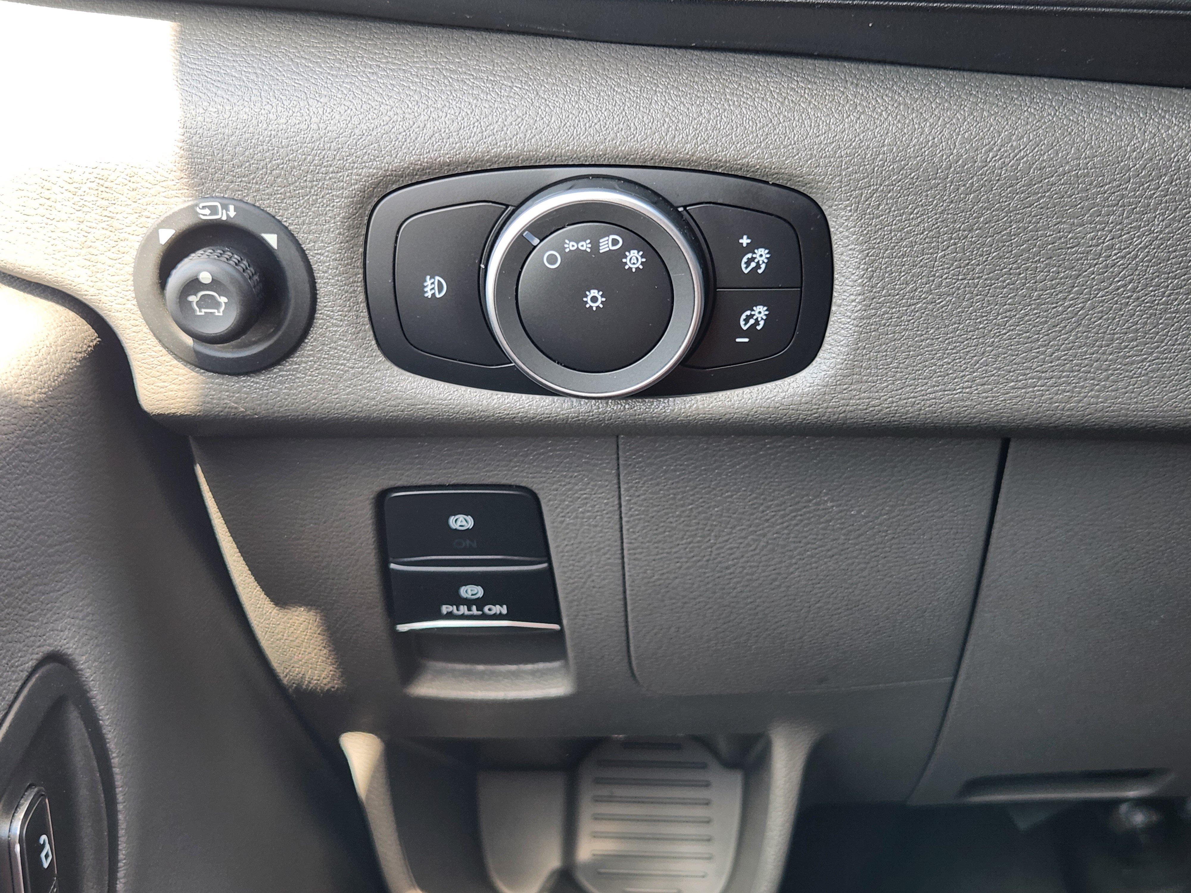 Certified 2025 Ford Transit 350 XLT RWD image 21