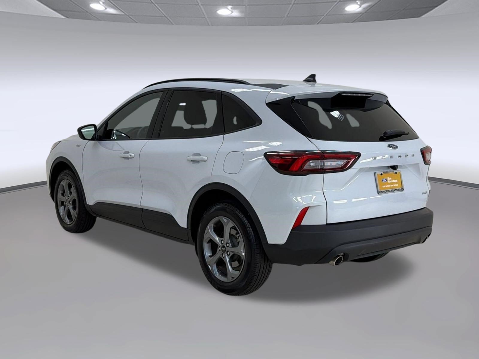 Certified 2025 Ford Escape ST-Line AWD/4WD image 3