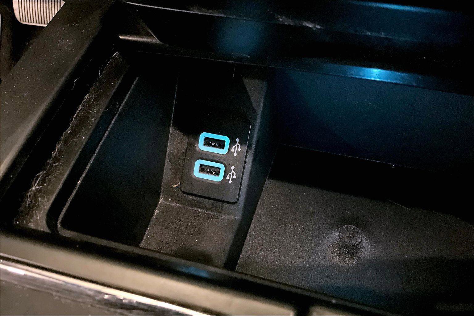 Certified 2018 Ford F150 XLT w/ Equipment Group 302A Luxury image 31