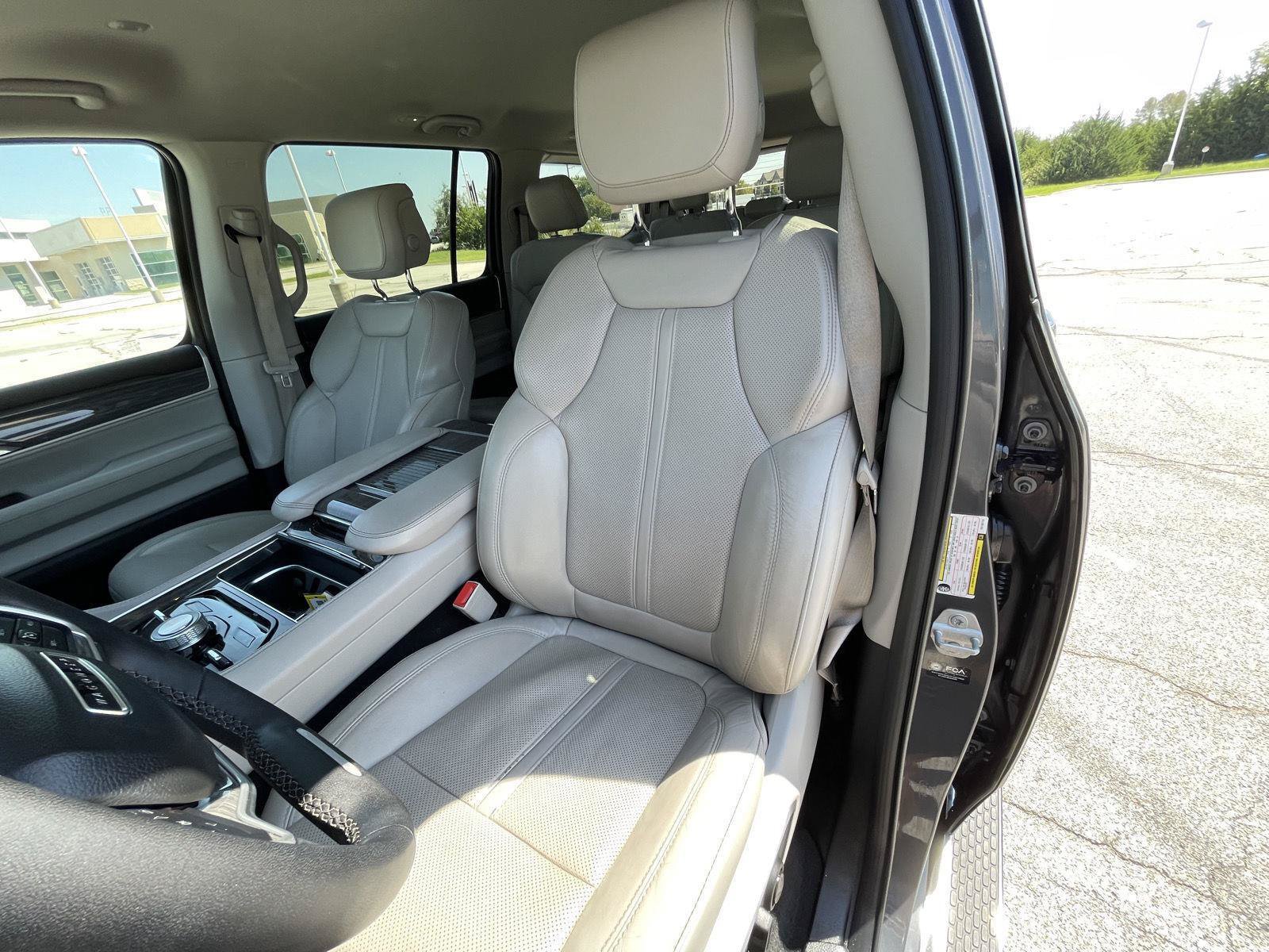 Used 2022 Jeep Wagoneer Series III w/ Flexible Seating Group AWD/4WD image 18