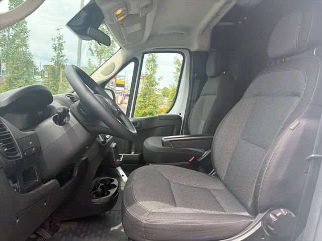 Used 2025 RAM ProMaster 2500 w/ U-Haul Equipment Group FWD image 11