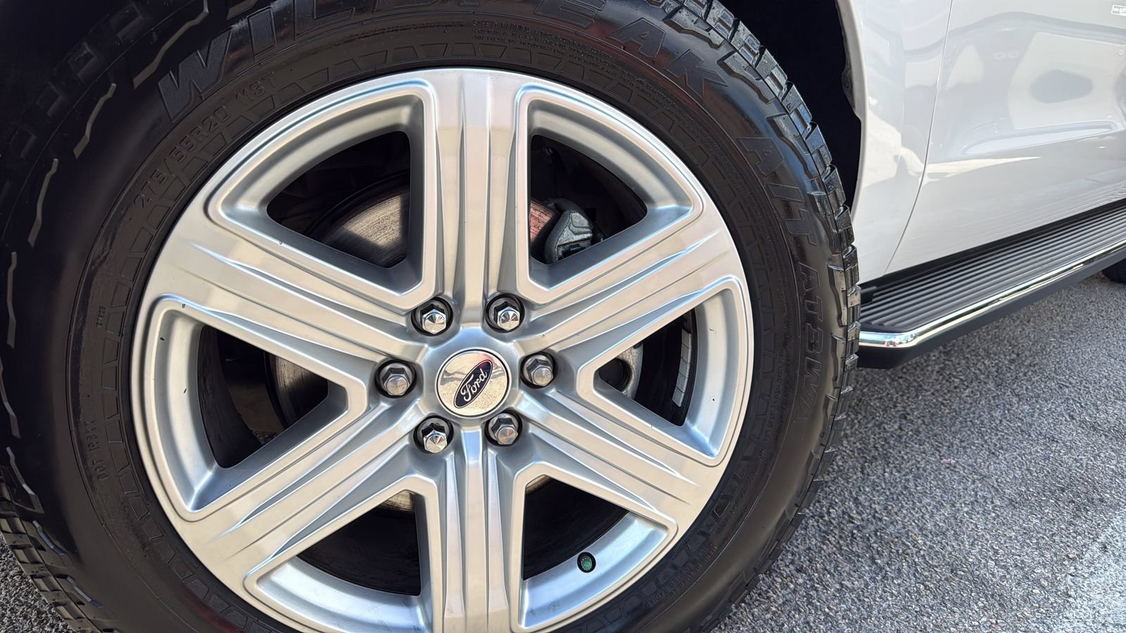 Certified 2018 Ford Expedition XLT w/ Equipment Group 202A RWD image 29