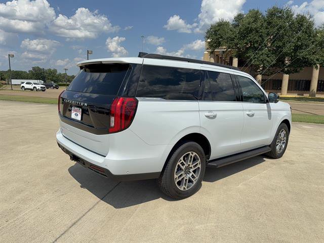 Certified 2025 Ford Expedition Active RWD image 4