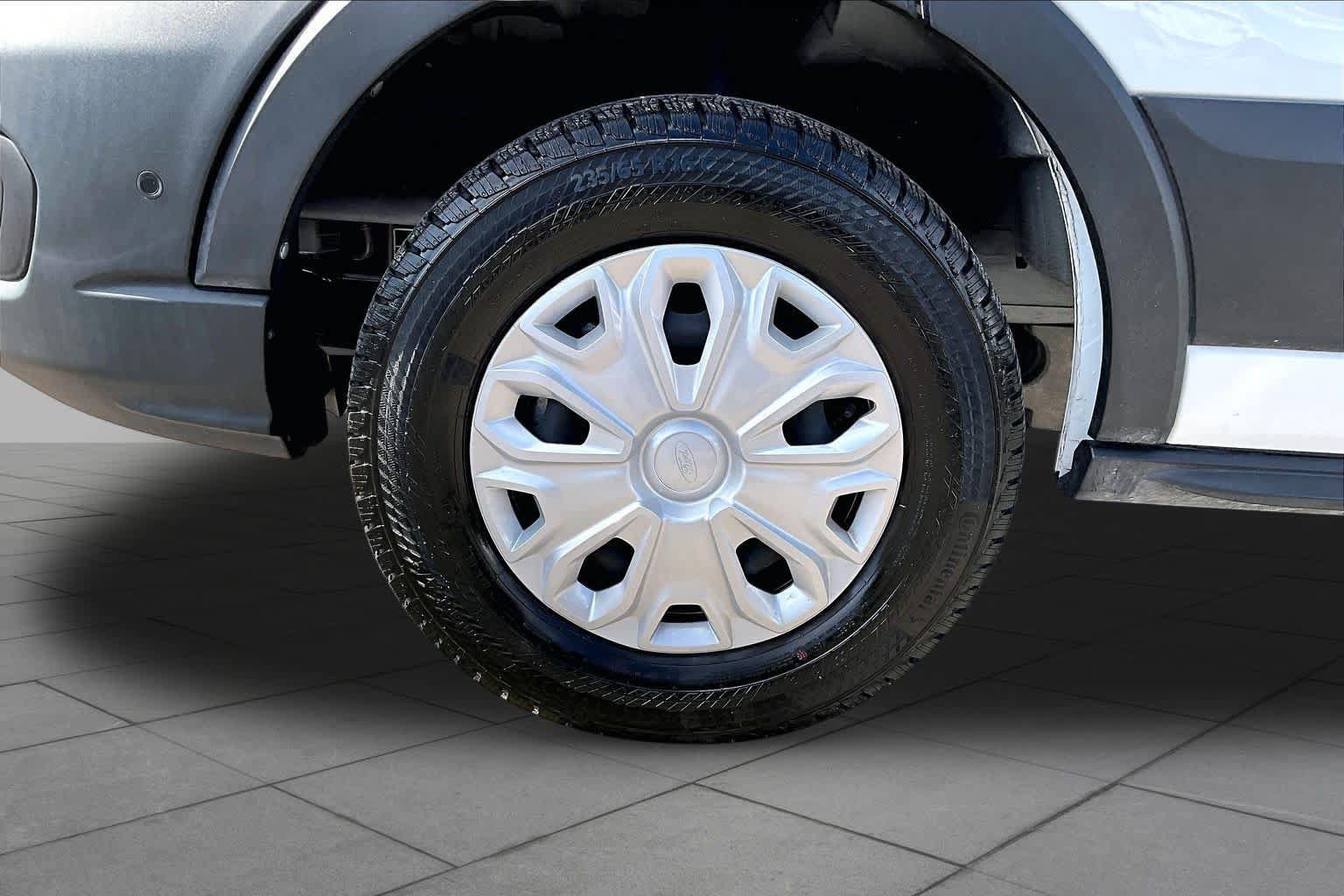 Certified 2022 Ford E-Transit Medium Roof RWD image 10