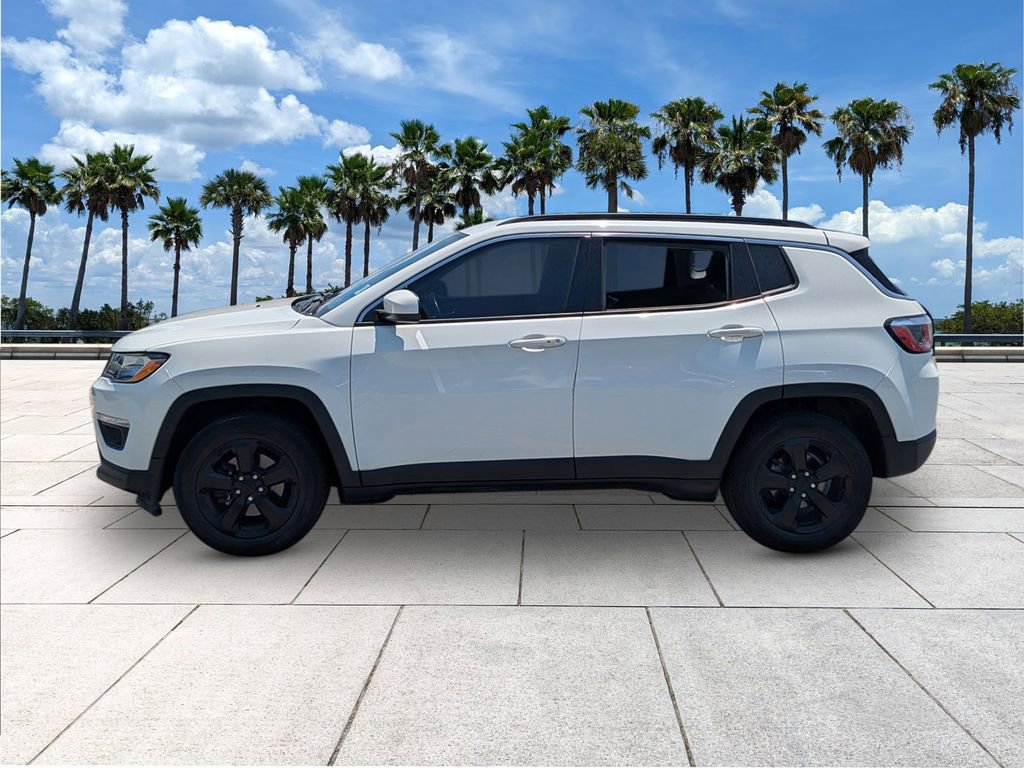 Used 2018 Jeep Compass Latitude FWD image 4