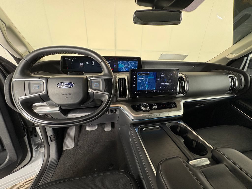 Certified 2025 Ford Expedition Platinum AWD/4WD image 8