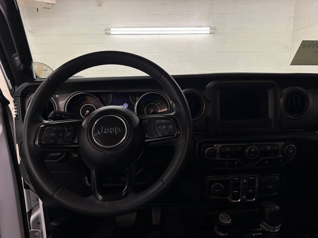 Used 2023 Jeep Wrangler Unlimited Sport AWD/4WD image 9