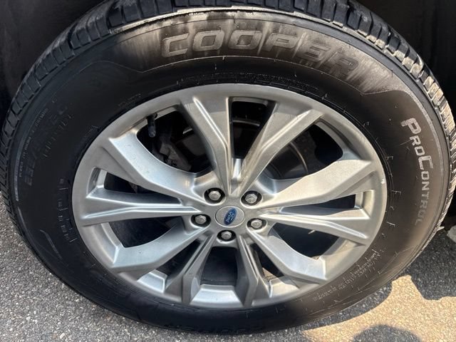 Certified 2023 Ford Explorer XLT w/ Equipment Group 202A AWD/4WD image 12
