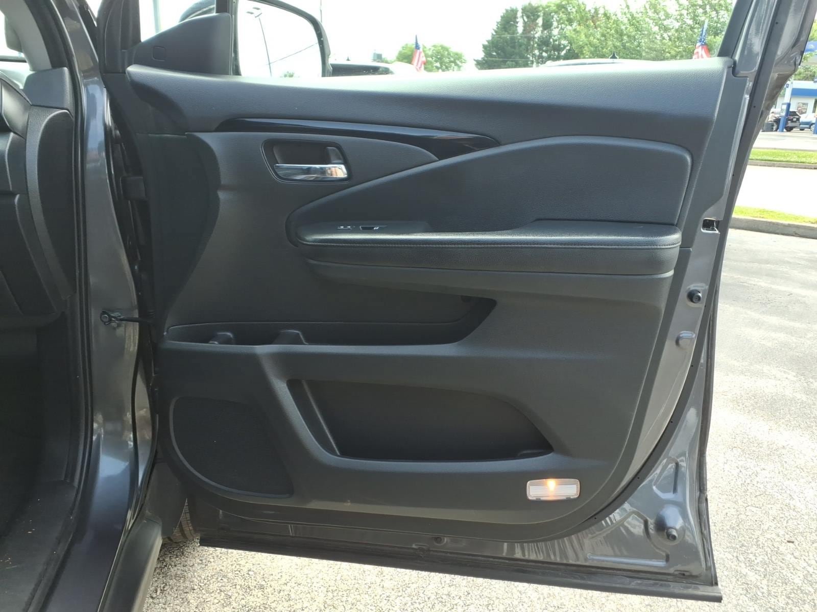 Used 2019 Honda Pilot Touring image 30