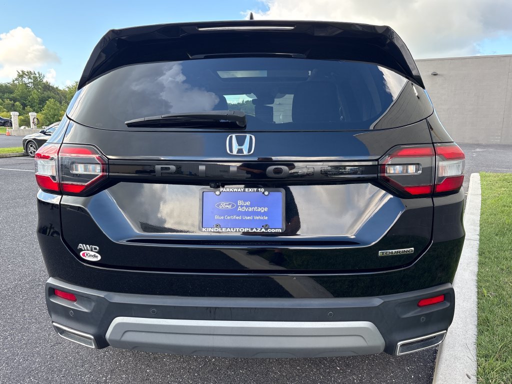 Used 2024 Honda Pilot Touring image 29