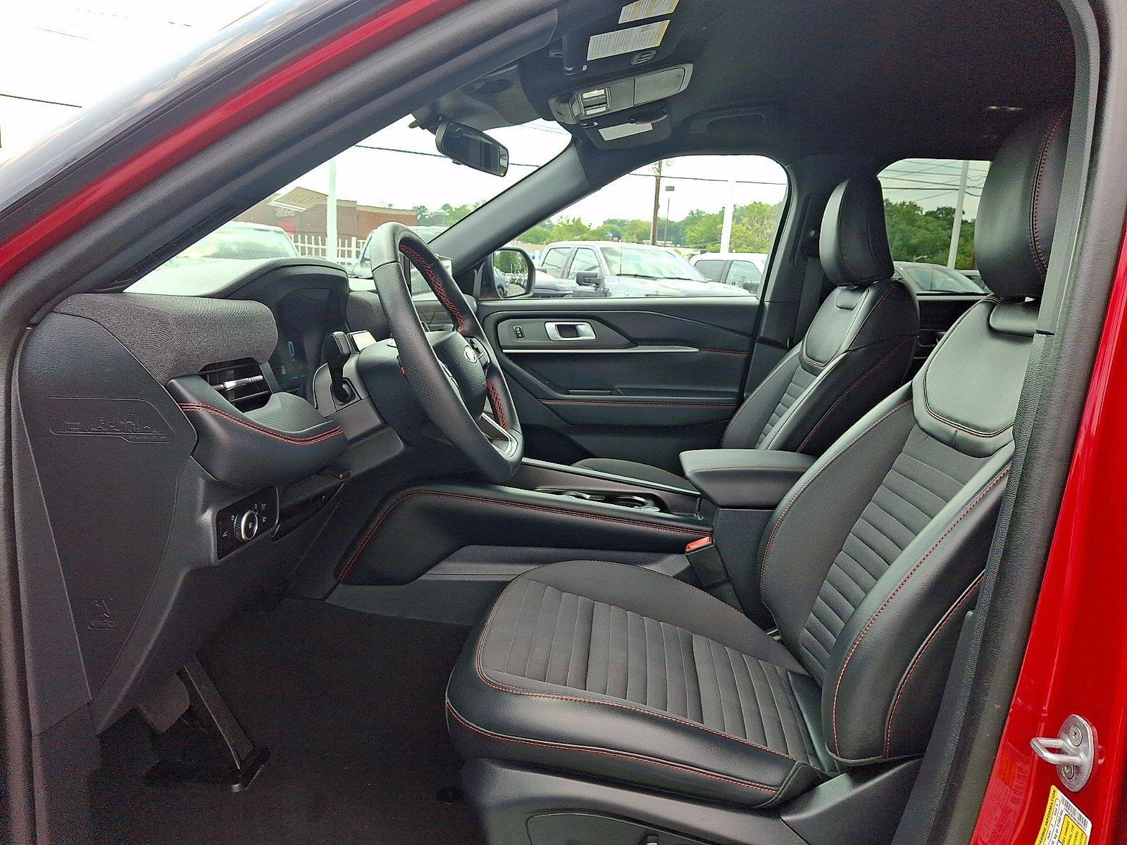 Certified 2025 Ford Explorer ST-Line AWD/4WD image 10