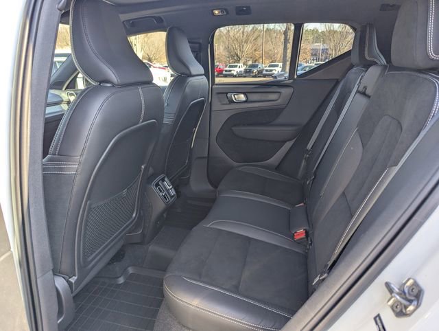 Used 2021 Volvo XC40 T5 R-Design w/ Protection Package Premier image 13