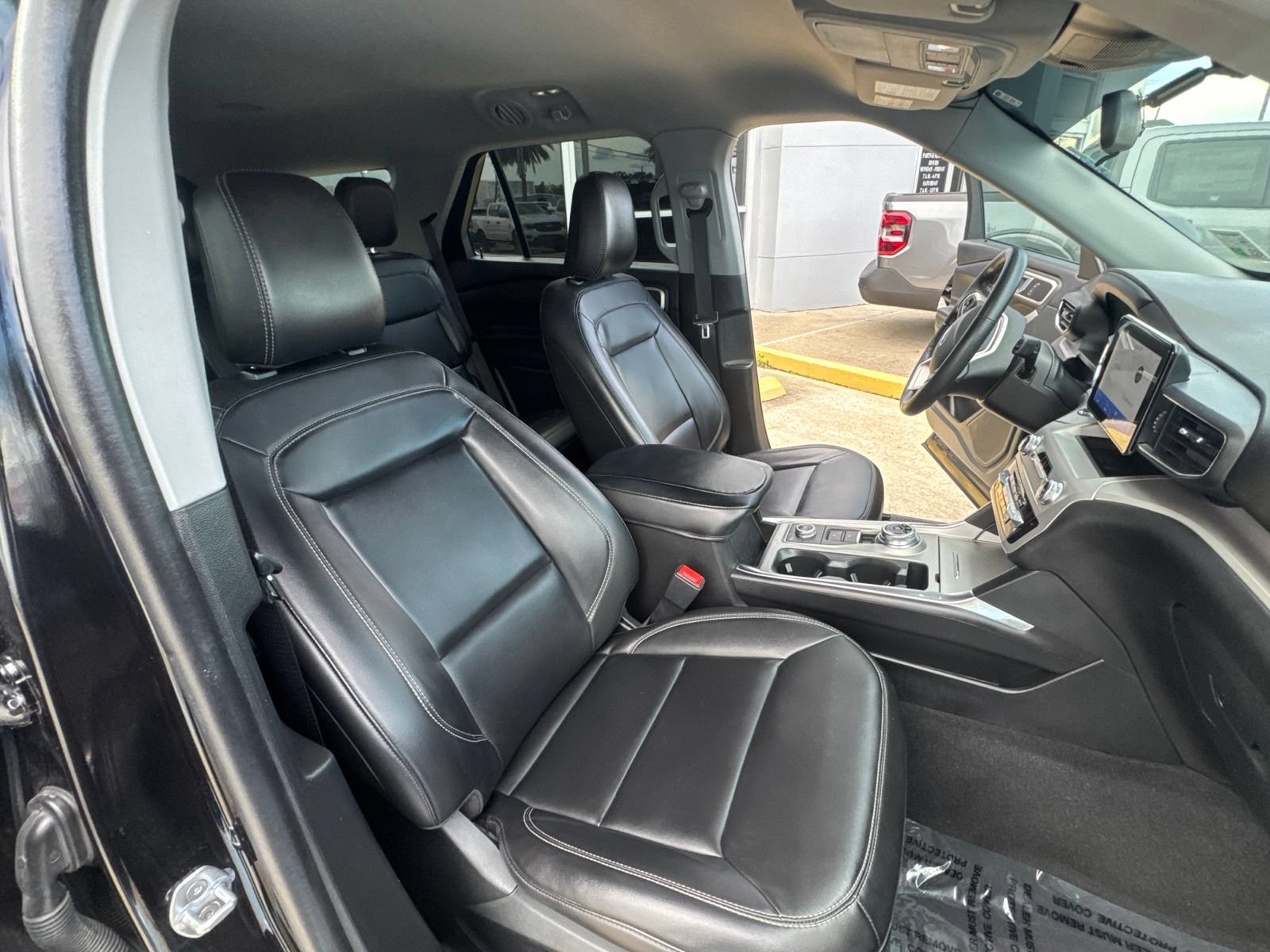 Certified 2023 Ford Explorer XLT w/ Equipment Group 202A AWD/4WD image 24