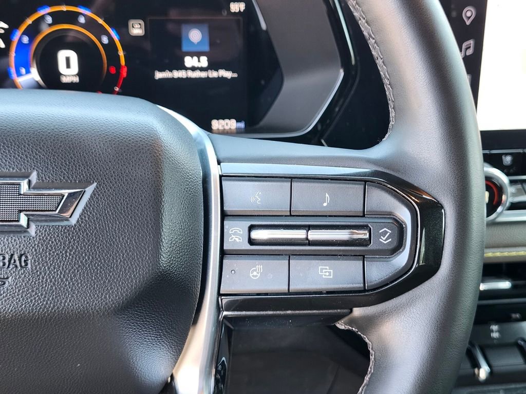 Used 2025 Chevrolet Colorado ZR2 w/ ZR2 Bison Edition AWD/4WD image 31