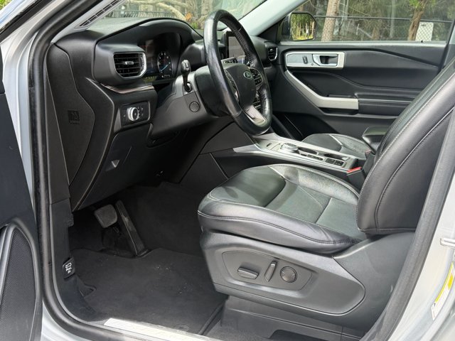 Certified 2022 Ford Explorer Limited w/ Equipment Group 301A RWD image 17