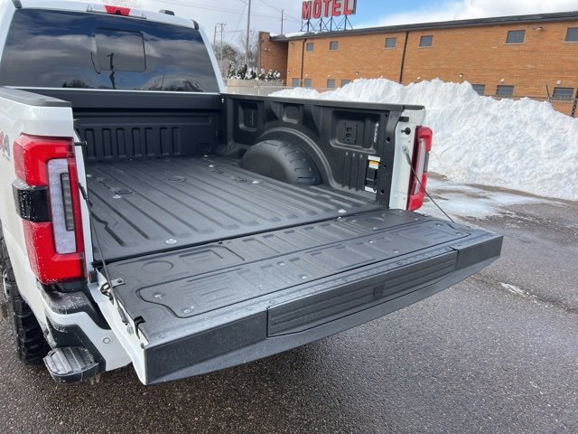Certified 2025 Ford F350 Platinum w/ FX4 Off-Road Package image 26