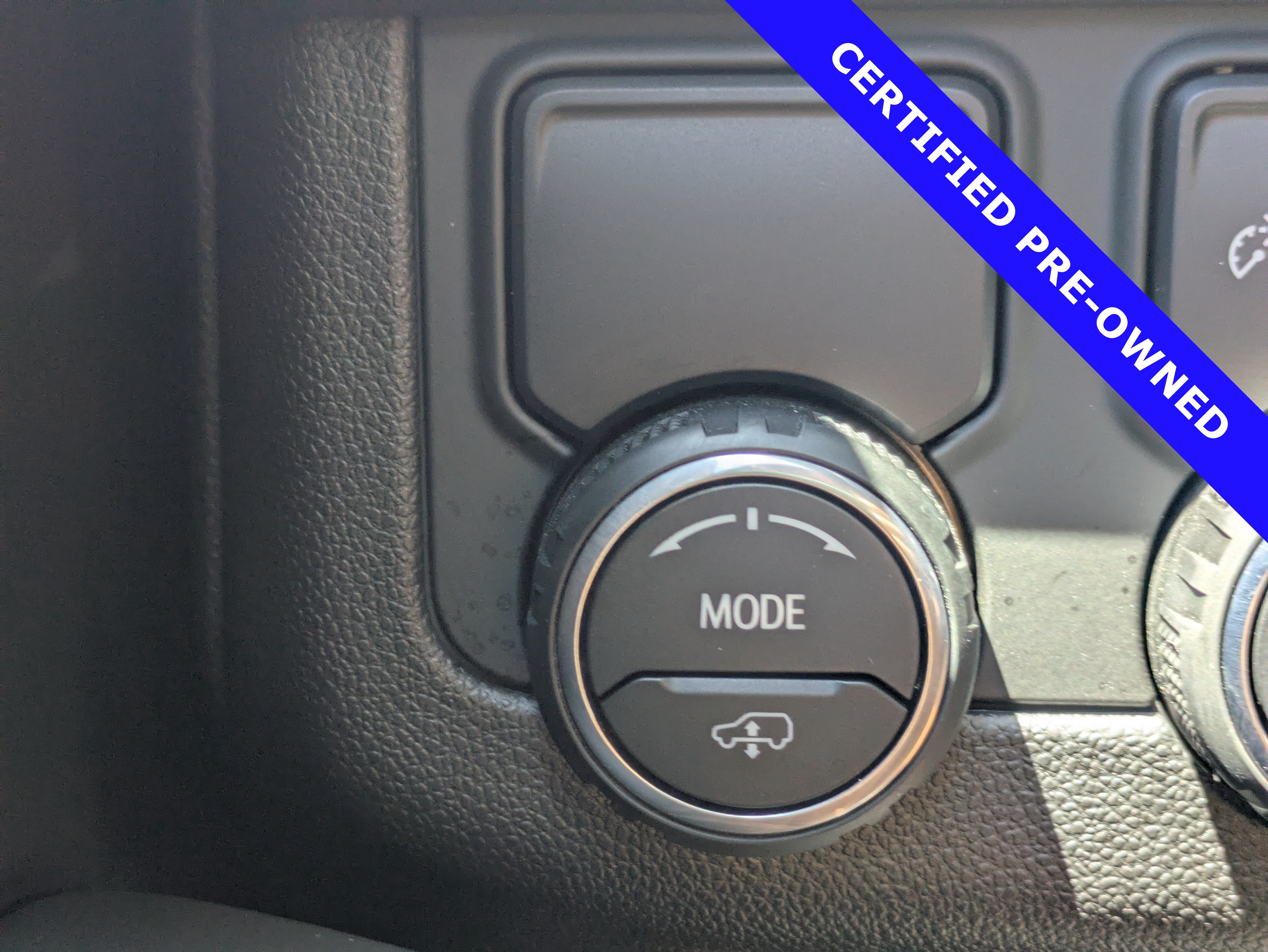 Used 2024 Chevrolet Tahoe High Country RWD image 35