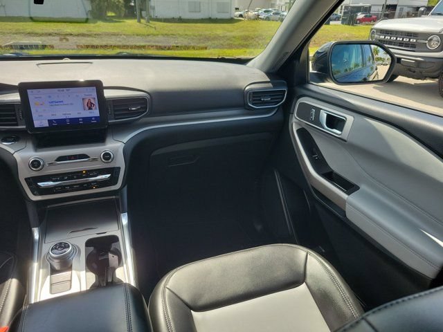 Certified 2023 Ford Explorer XLT w/ Equipment Group 202A RWD image 22