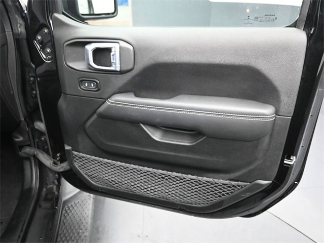 Used 2021 Jeep Gladiator Overland w/ Cold Weather Group image 27