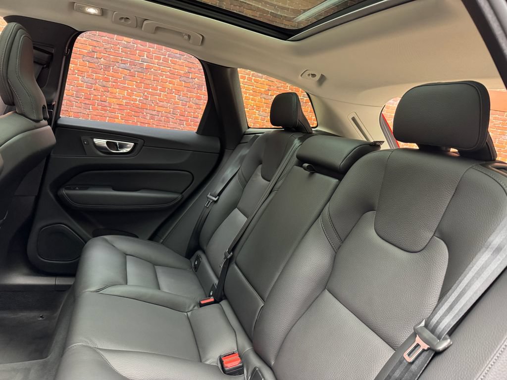 Used 2025 Volvo XC60 B5 Plus AWD/4WD image 26