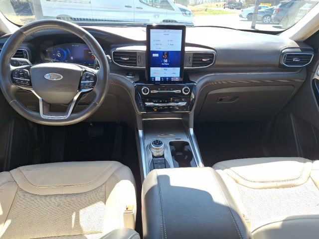 Certified 2021 Ford Explorer Platinum w/ Equipment Group 601A image 12