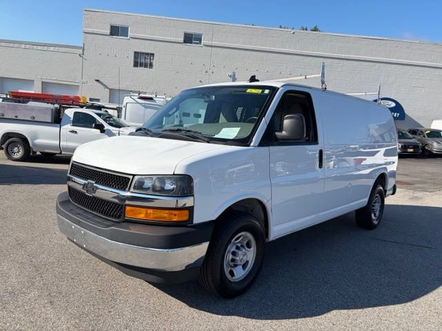 Used 2022 Chevrolet Express 2500 w/ Driver Convenience Package RWD image 7