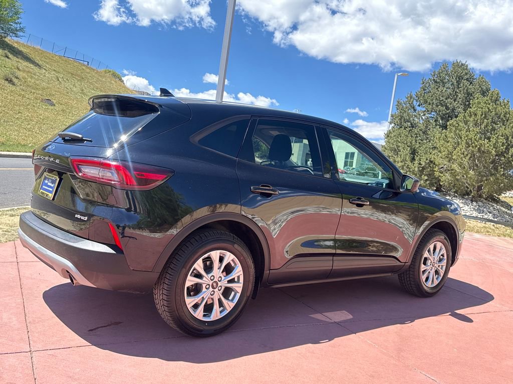 Certified 2025 Ford Escape Active AWD/4WD image 8