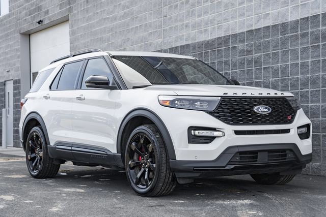 Certified 2024 Ford Explorer ST w/ Equipment Group 401A image 2