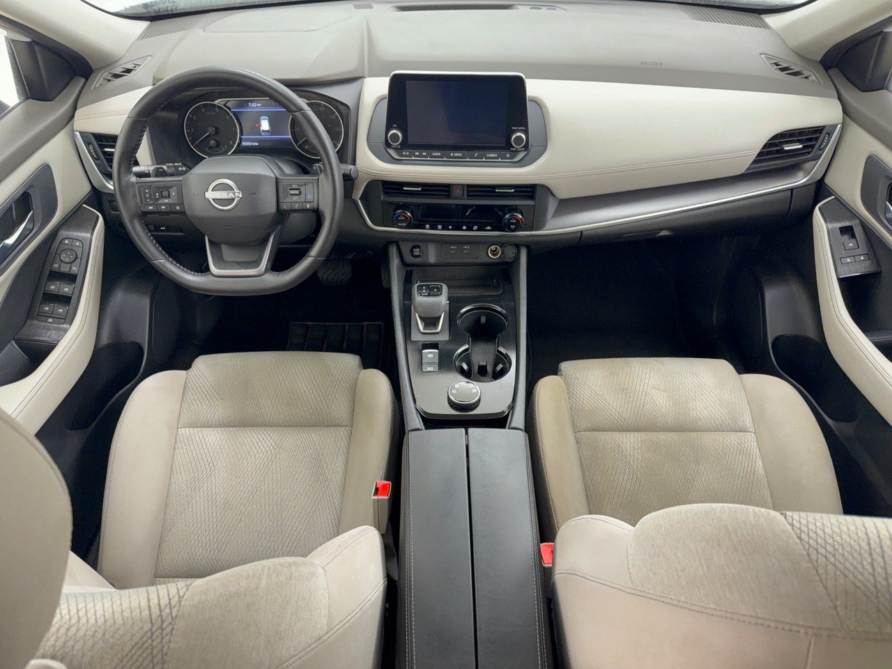 Used 2025 Nissan Rogue SV AWD/4WD image 17