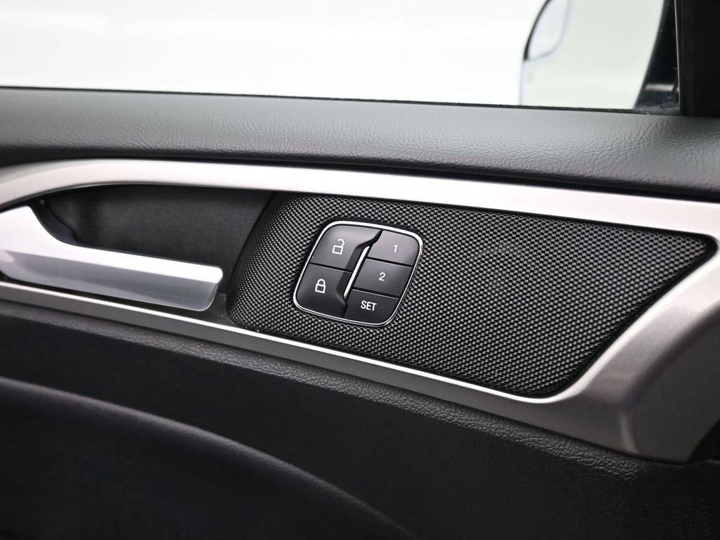 Certified 2017 Ford Fusion Energi SE image 13