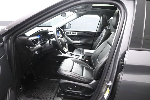 Certified 2023 Ford Explorer XLT w/ Equipment Group 202A AWD/4WD image 10
