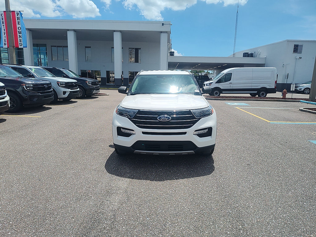 Certified 2021 Ford Explorer XLT w/ Equipment Group 202A RWD image 3