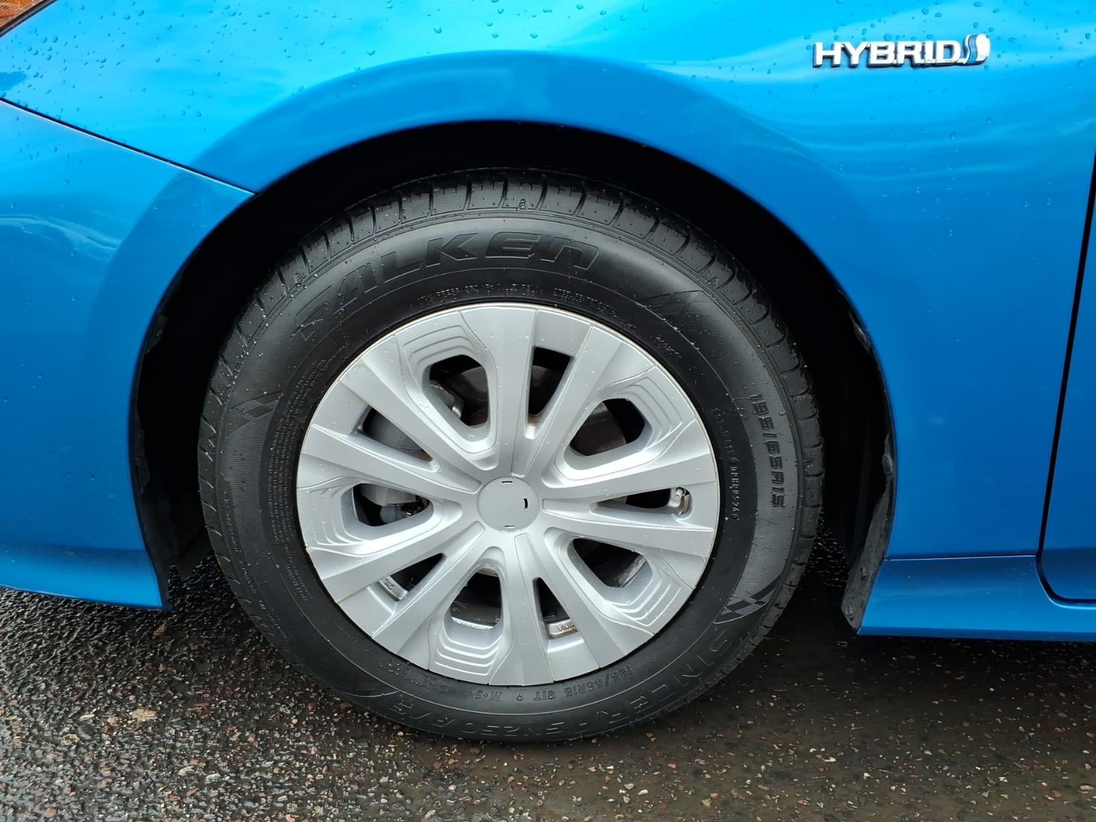 Used 2021 Toyota Prius L Eco FWD image 9