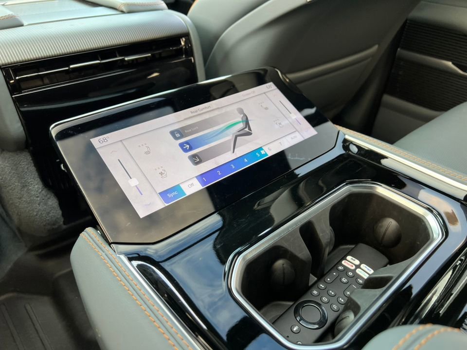 Used 2023 Jeep Grand Wagoneer Series III w/ Rear Seat Video Group 1 image 40