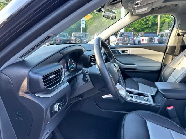 Certified 2023 Ford Explorer XLT w/ Equipment Group 202A AWD/4WD image 33