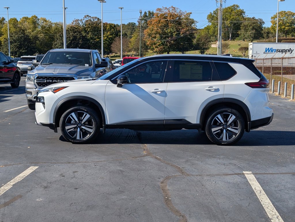 Used 2024 Nissan Rogue SL AWD/4WD image 5