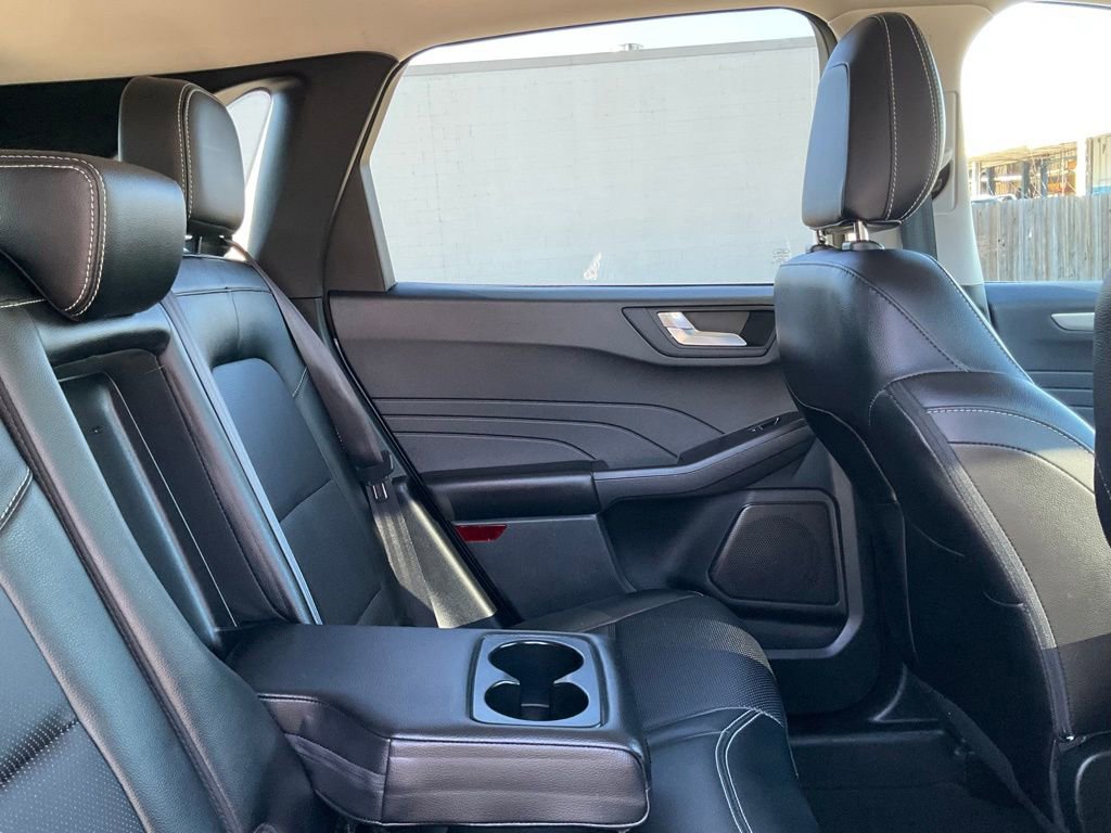 Certified 2022 Ford Escape SEL w/ Technology Package image 38