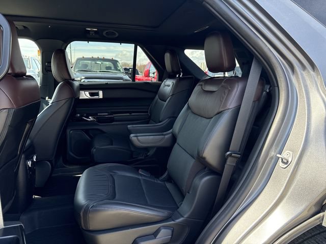 Certified 2022 Ford Explorer Platinum w/ Equipment Group 601A AWD/4WD image 15