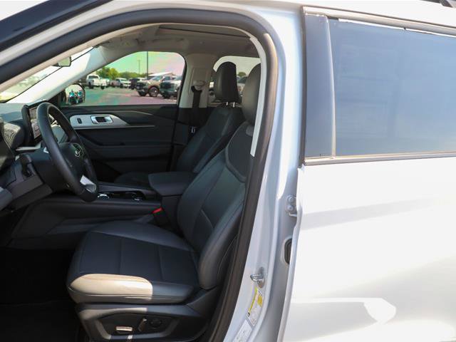 Certified 2025 Ford Explorer Active w/ Active Comfort Package AWD/4WD image 20