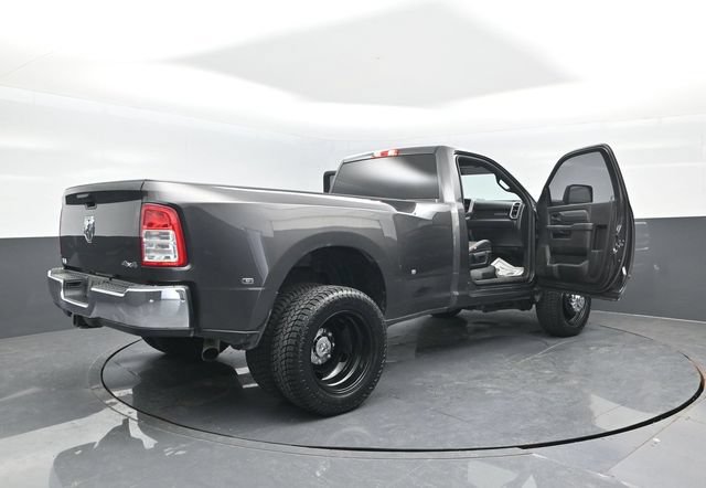 Used 2024 RAM 3500 Tradesman w/ Chrome Appearance Group AWD/4WD image 29
