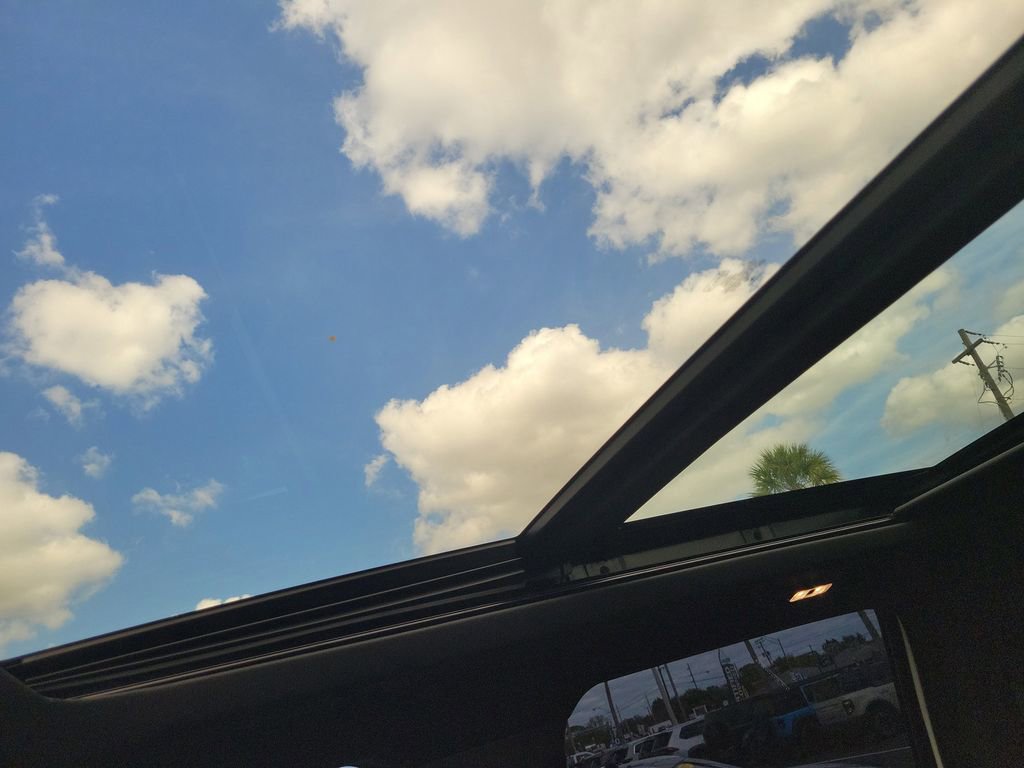 Certified 2022 Ford F350 Platinum w/ FX4 Off-Road Package image 30