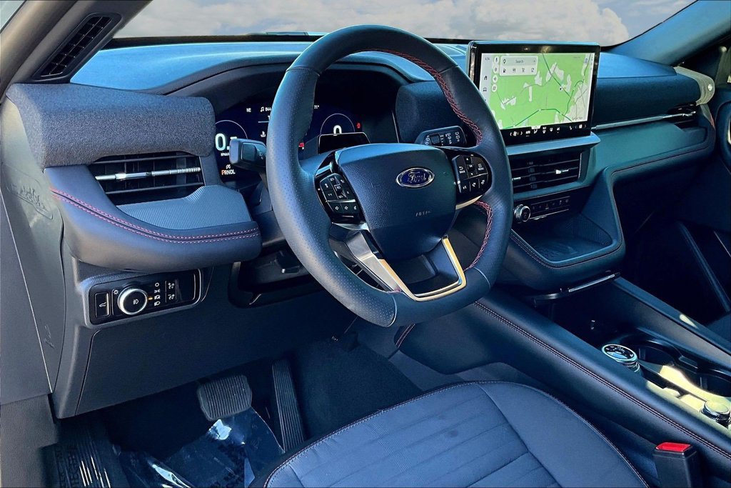 Certified 2025 Ford Explorer ST-Line w/ Premium Package AWD/4WD image 19